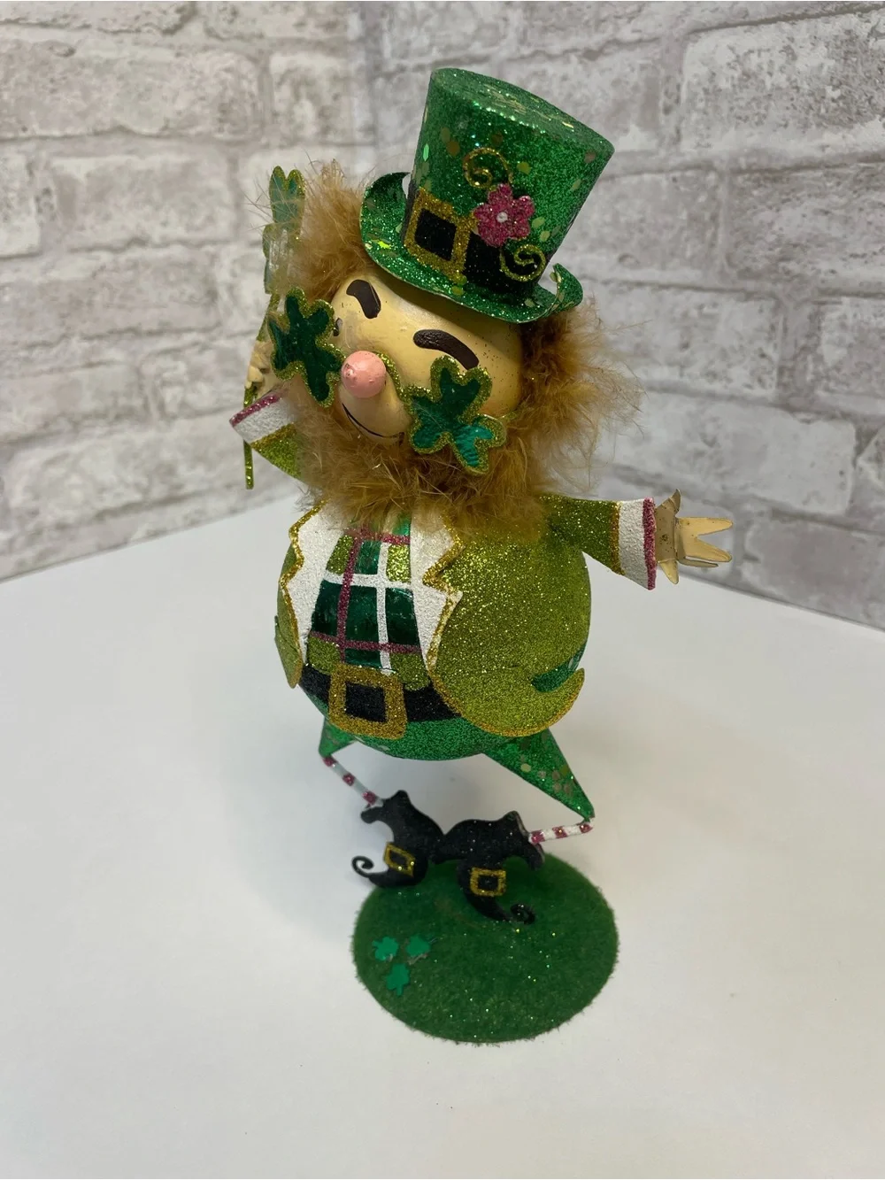 Vintage Pier 1 Lucky Leprechaun Glitter Metal St Patricks Day Shamrock 10” Rare